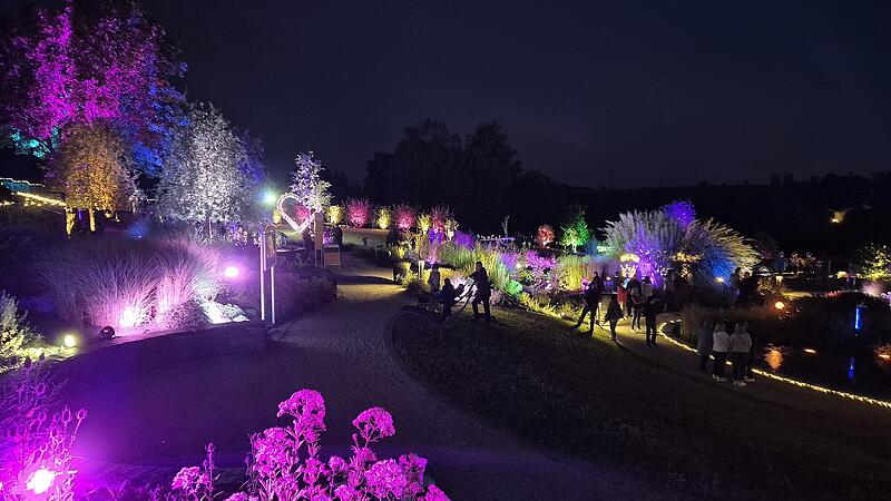 Teuschnitz: Kr&auml;utergarten leuchtetDer Kr&auml;utergarten Teuschnitz wird zum Lichtermeer