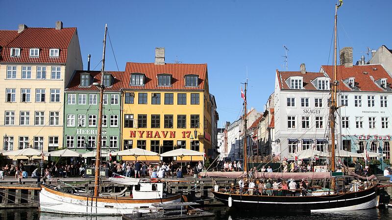 Katrine Engberg schickt ihre Ermittler auf Kopenhagens Stra&szlig;en &ndash; hier der bei Touristen beliebte Nyhavn