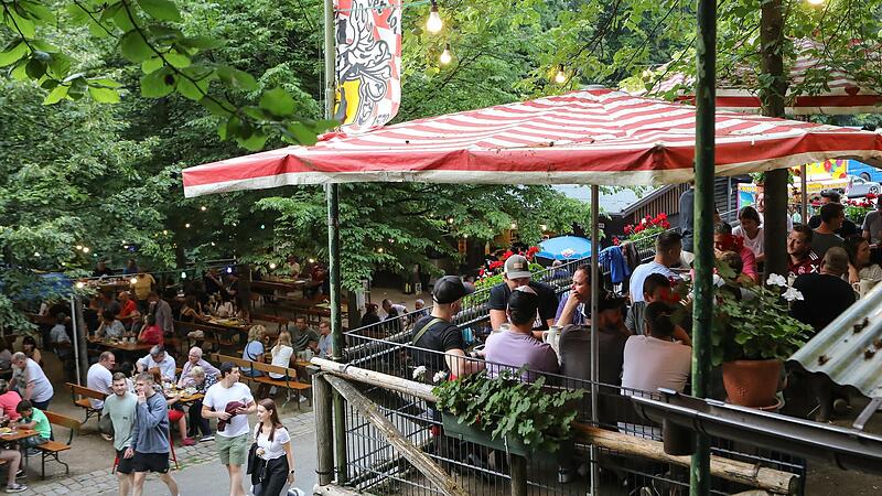 Ausklingen l&auml;sst man in Forchheim den Tag in einem der Bierkeller und l&auml;sst sich ein fr&auml;nkisches Bier schmecken.Forchheim & Fr&auml;nkische Schweiz