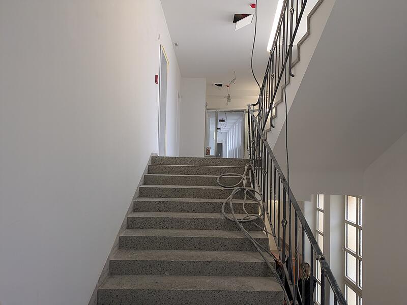 Jugendhaus Münnerstadt der Augustiner wird betreutes Wohnen der Carl von Heß SozialstiftungSanierung Münnerstädter Jugendhaus (Stand März) Das Geländer muss aus Sicherheitsgründen noch ausgetauscht werden.