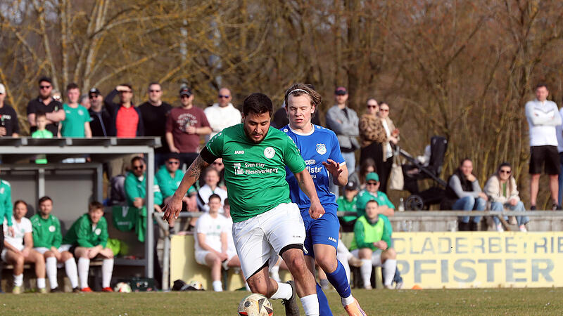 Für Murat Basaran (hier im Spiel gegen den FC Oberhaid) und den SC Kemmern reichte es gegen den TSV Mönchröden II nicht zum Sieg. Für Murat Basaran (hier im Spiel gegen den FC Oberhaid) und den SC Kemmern reichte es gegen den TSV Mönchröden II nicht zum Sieg.