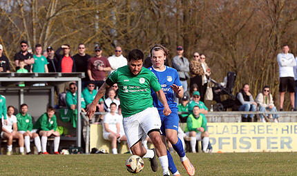 F&uuml;r Murat Basaran (hier im Spiel gegen den FC Oberhaid) und den SC Kemmern reichte es gegen den TSV M&ouml;nchr&ouml;den II nicht zum Sieg.