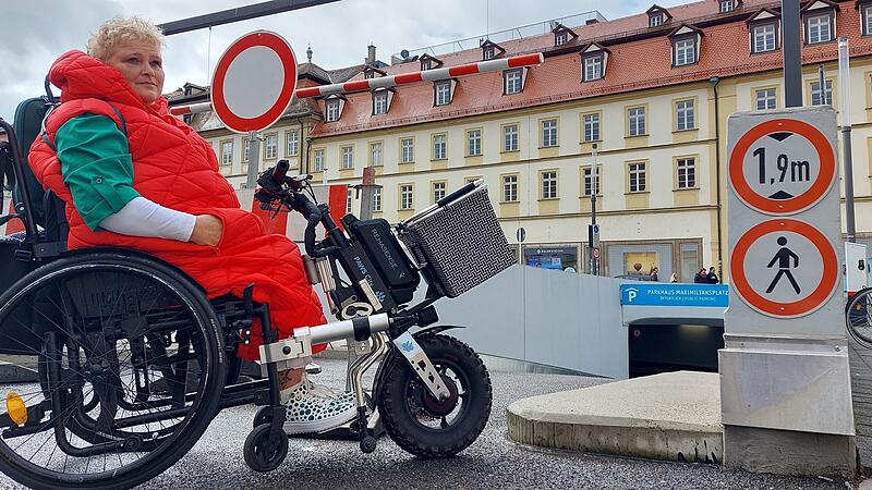 Sandra Bauer kommt diese Kante an der Tiefgarage am Maxplatz nicht hoch.