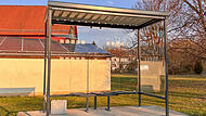 Dieser Tage wurde in Hummendorf eine neue Bushaltstelle-Unterstell&uuml;berdachung errichtet.