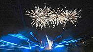 Das Feuerwerk mit einer Kombination aus Laserlichtern und Raketen war das grandiose Finale.Martin Landeck Das Feuerwerk mit einer Kombination aus Laserlichtern und Raketen war das grandiose Finale.Martin Landeck