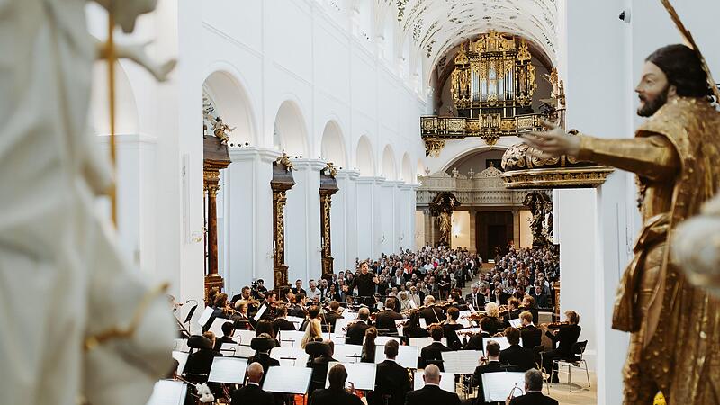Bamberger Symphoniker spielen Bruckner in St. Miachel