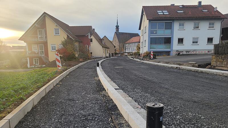 Sperrung und Baustelle in Oberleichtersbach-Modlos