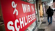 Kaufzur&uuml;ckhaltung, Onlinehandel und Billig-Konkurrenz aus dem Ausland: Der bayerische Handelsverband warnt vor einer Pleitewelle.