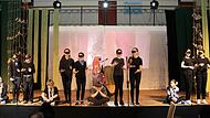 Darstellende der Theaterklasse des Jack-Steinberger-Gymnasiums Bad Kissingen.