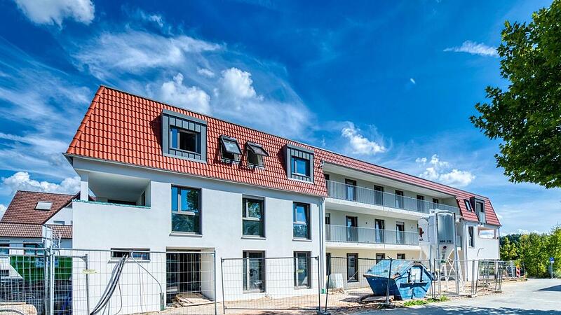 Der Neubau im St.-Mauritius-Weg in Röttenbach mit 13 geförderten Wohnungen ist das erste vollendete Wohnprojekt der Gewoland GmbH.