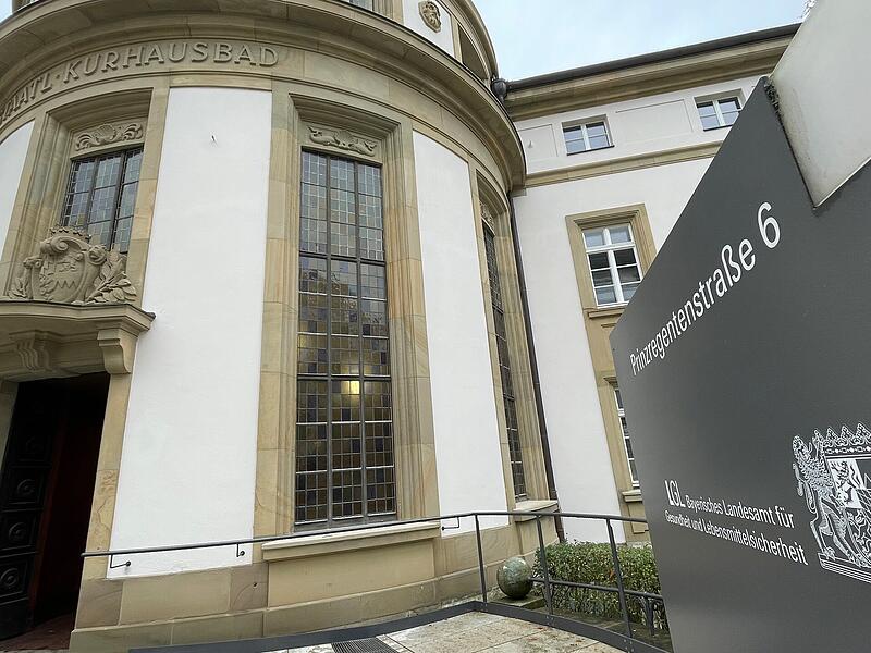 Das Landesamt f&uuml;r Gesundheit und Lebensmittelsicherheit (LGL) ist in Bad Kissingen im Kurhausbad untergebracht.