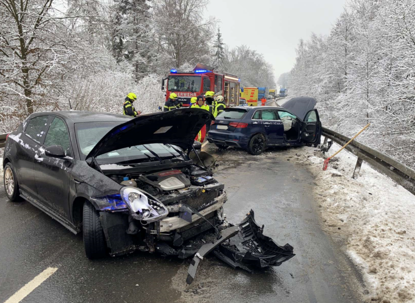 Glatteis im Raum Coburg: Schulen zu und Unfall in R&ouml;dental