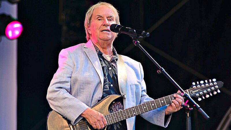 Chris de Burgh trat am Sonntagabend auf der Plassenburg ohne Band auf. Sein Solo-Programm berührte die vielen Besucher.Stefan Herbert Fuchs Chris de Burgh trat am Sonntagabend auf der Plassenburg ohne Band auf. Sein Solo-Programm berührte die vielen Besucher.Stefan Herbert Fuchs