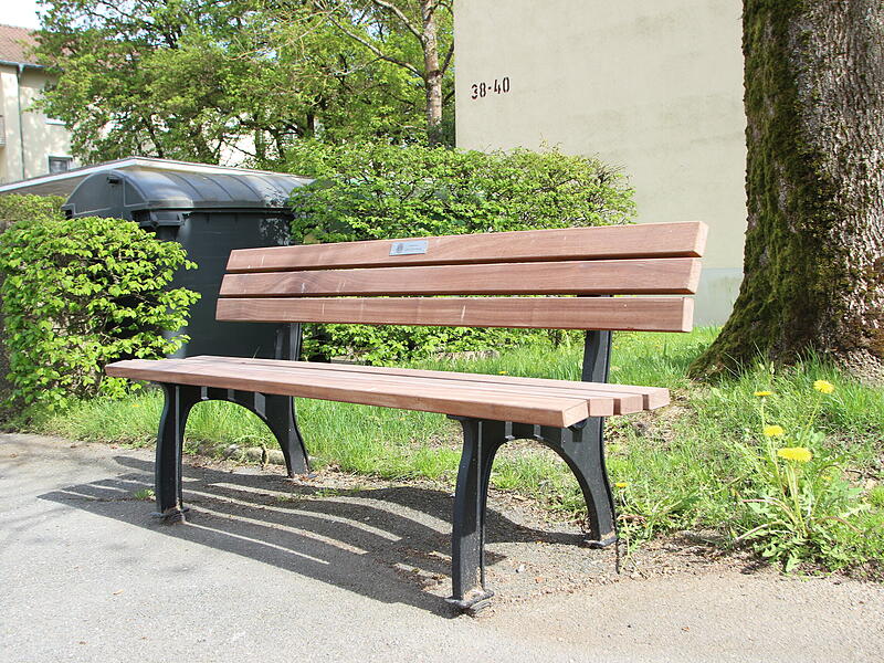 Die Bank in der Rosenauer Straße hat der Lions Club Coburg gespendet.