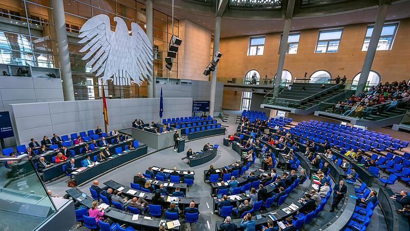 Der Staat muss endlich Reformen – Gesundheit, Rente, Energiepolitik – auf den Weg bringen, die ein bisschen Sicherheit für die Zukunft geben. Das meint Redakteurin Stephanie Sartor. Der Staat muss endlich Reformen – Gesundheit, Rente, Energiepolitik – auf den Weg bringen, die ein bisschen Sicherheit für die Zukunft geben. Das meint Redakteurin Stephanie Sartor.