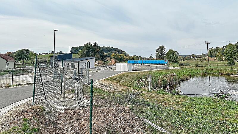 In einer Sondersitzung haben die Gemeinder&auml;te entschieden, wie die B&uuml;rger ihren Teil der Kosten der Sanierung der Kl&auml;ranlage in Vestenbergsgreuth bezahlen sollen.