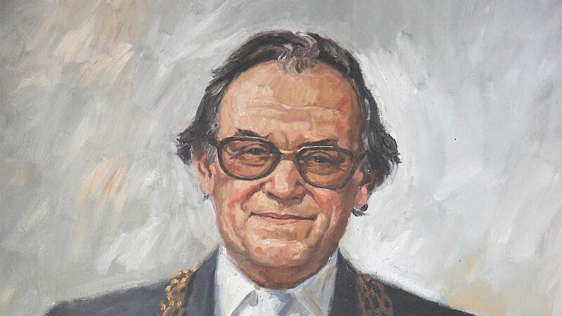 Karlheinz Ritter von TraitteurForchheim & Fränkische Schweiz Im Schulhaus der Ritter-von-Traitteur-Schule in Forchheim erinnert dieses Gemälde an den Namensgeber Karlheinz Ritter von Traitteur (1926-2000).