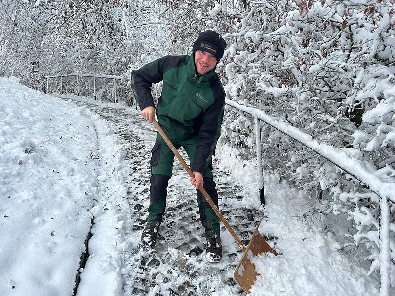 Spaziergang durch den verschneiten Hofgarten in Coburg