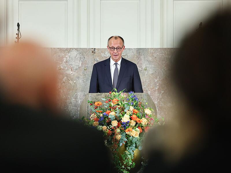 Merz bei der Gedenkfeier für den Bankier Friedrich von Metzler Merz bei der Gedenkfeier für den Bankier Friedrich von Metzler