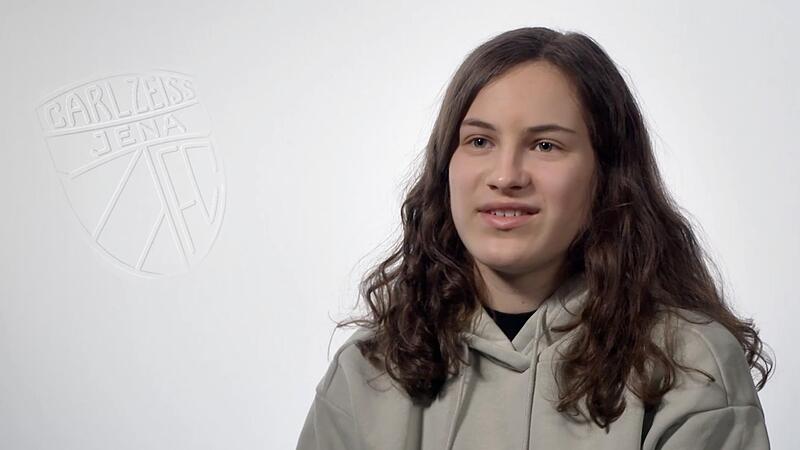 Hannah Mesch vom FC Carl Zeiss Jena ist in der Doku-Reihe &bdquo;Bundesliga oder Bolzplatz&ldquo; zu sehen.