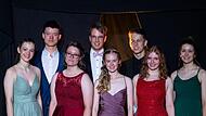 Die Abiturienten mit 1,0er-Abi (vorne v. l.): Kiara Birkner, Johanna Sperber, Judith Kraus, Anne Schmuck, Hanele Fröhlich; (hinten v. l.) Felix Stier, Julius Köhler, Jan Bieberle.