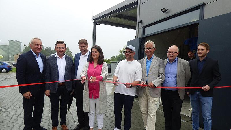 Das Archivbild zeigt die Einweihung der Kl&auml;rschlammentw&auml;sserungsanlage in der Kl&auml;ranlage Ebermannstadt.