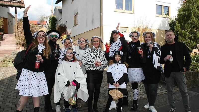 Dalmatiner in Feierlaune ziehen durch Oehrberg.