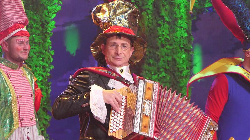 Immer mit dabei auf der närrischen Bühne: Otis Harmonika. Immer mit dabei auf der närrischen Bühne: Otis Harmonika.