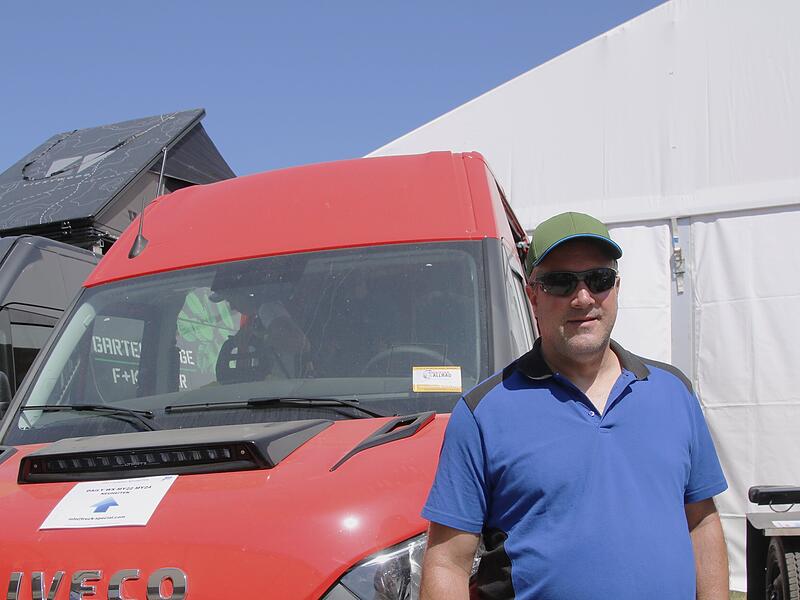 Ralf Steffan baut mit seinem Team Offroad Fahrzeuge.