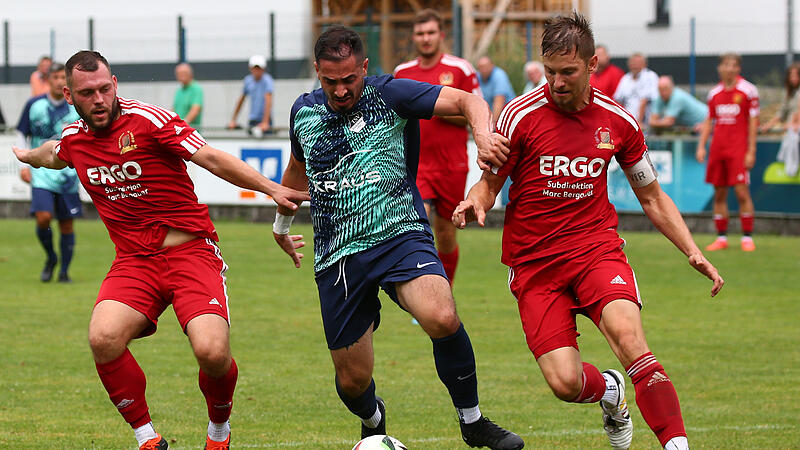 Maximilian Hartfil (rechts) wird neuer Johannisthaler Trainer.