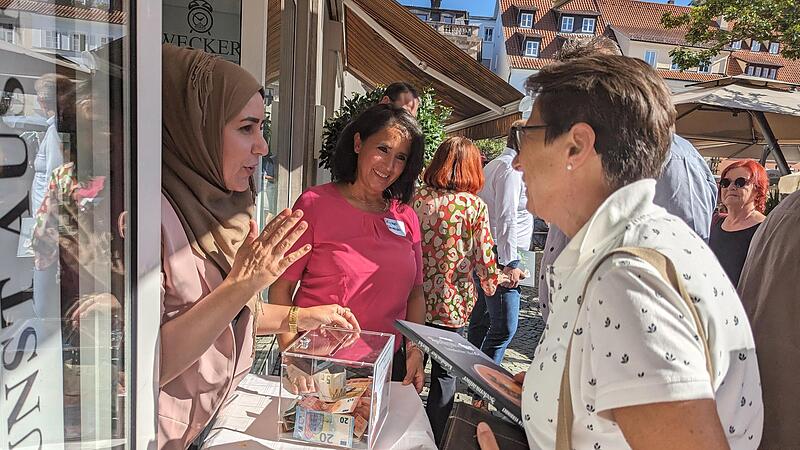 Viel Gespr&auml;chsstoff haben Mezkin Hussein, Kiymet Schneider und Erika Str&ouml;ssner.