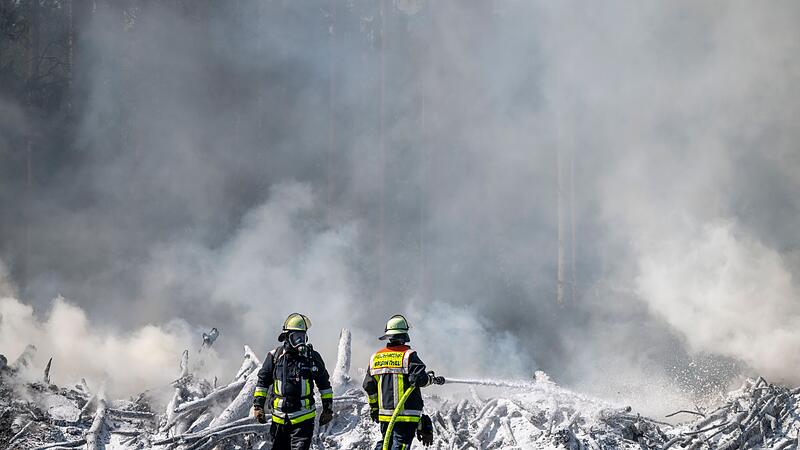 B&ouml;schungsbrand bei Sauerlach und Hofolding