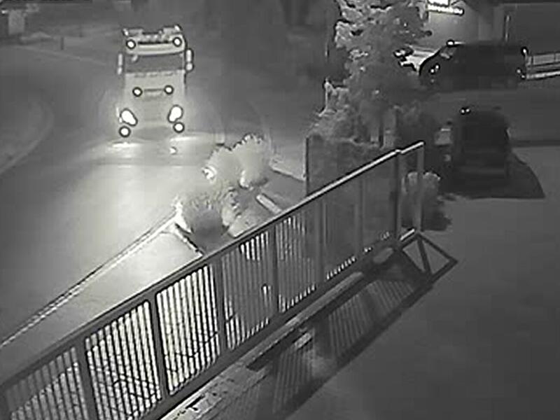 Amtsgericht Bamberg Diebstahl Lkw Strullendorf Forchheim Die Aufnahme einer Überwachungskamera im Gewerbegebiet Breitweidig in Forchheim-Süd zeigt den gestohlenen Lkw.