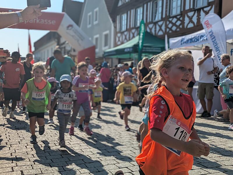 Samstag Kinderläufe Fränkische Schweiz Marathon 2024 Samstag Kinderläufe Fränkische Schweiz Marathon 2024