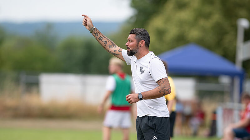 Michael Finster steht mit seinem TSV Knetzgau in Trappstadt unter Druck.