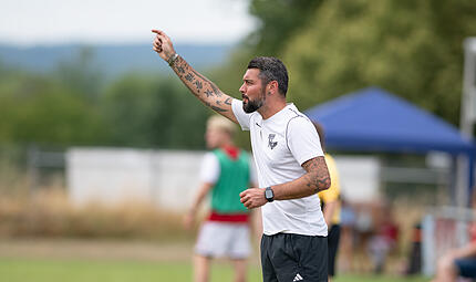 Michael Finster steht mit seinem TSV Knetzgau in Trappstadt unter Druck.