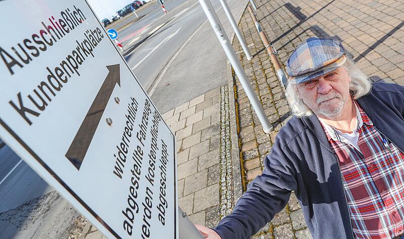 Heinz Jung hat Mahnschreiben mit sehr hohen Gebühren erhalten und wehrt sich gegen Falschparker-Abzocke. Der Bamberger Heinz Jung wehrt sich gegen Falschparker-Abzocke.