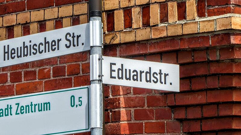 Die Eduardstraße in Neustadt ist nach Herzog Carl Eduard von Sachsen-Coburg und Gotha benannt.
