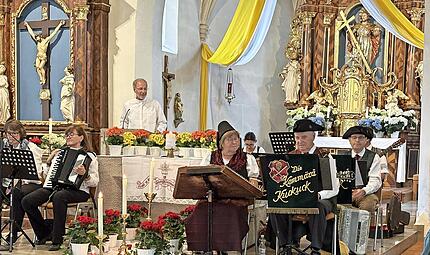 Das Mariensingen der &bdquo;Kemm&auml;r&auml; Kuckuck&ldquo; beendete die Feierlichkeiten anl&auml;sslich des 40-j&auml;hrigen Bestehens der Volksmusikgruppe.