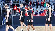 Enttäuscht gehen die Bamberger (von links) Christian Sengfelder, Jannis Sonnefeld, Tyreese Blunt und Gabriel Chachashvili nach der Niederlage im Fiba-Europe-Cup vom Feld. Folgt am Freitag gegen die Hamburg Towers die nächste Pleite, wäre der histo... Enttäuscht gehen die Bamberger (von links) Christian Sengfelder, Jannis Sonnefeld, Tyreese Blunt und Gabriel Chachashvili nach der Niederlage im Fiba-Europe-Cup vom Feld. Folgt am Freitag gegen die Hamburg Towers die nächste Pleite, wäre der histo...