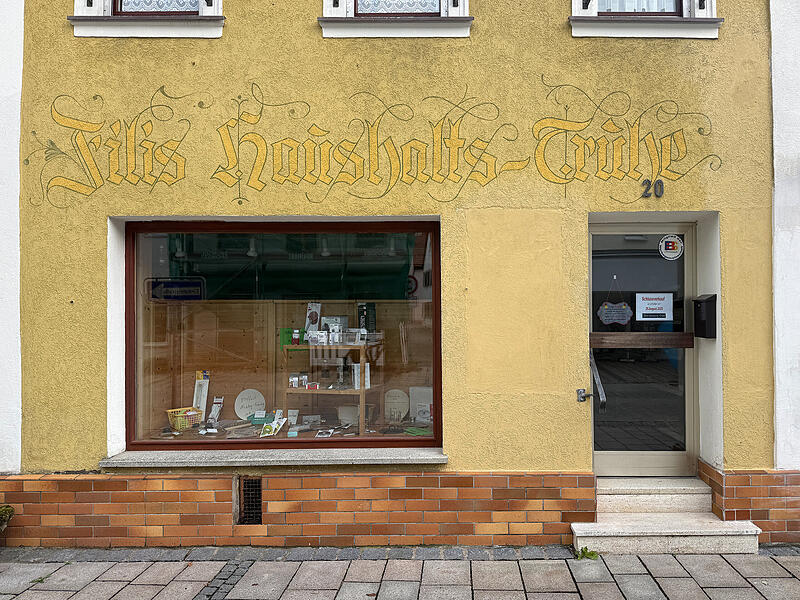 Filis Haushalts-Truhe in Ebermannstadt geschlossen Anneliese Fili hat ihr Geschäft in der Hauptstraße geschlossen. Damit verliert Ebermannstadt eine Institution.