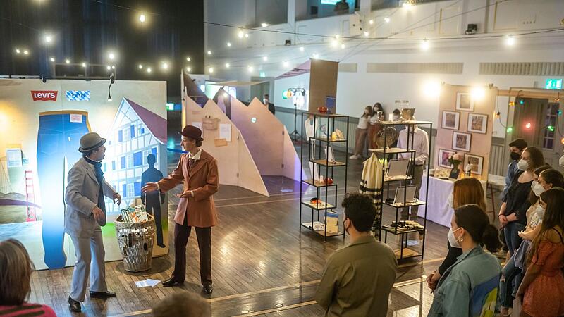 J&uuml;dische Jugendliche werden &ndash; wie hier in Miesbach &ndash; am Sonntag auch in Strullendorf durch die Ausstellung f&uuml;hren.