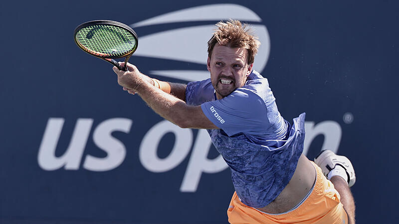 Kevin Krawietz darf weiter vom ersten Titel bei den US Open tr&auml;umen. An der Seite von Tim P&uuml;tz k&auml;mpfte sich der Coburger ins Halbfinale von New York.