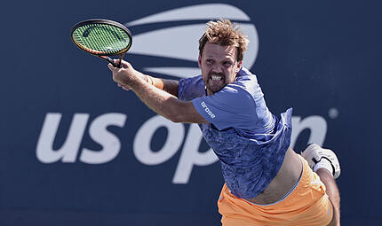 Kevin Krawietz darf weiter vom ersten Titel bei den US Open tr&auml;umen. An der Seite von Tim P&uuml;tz k&auml;mpfte sich der Coburger ins Halbfinale von New York.