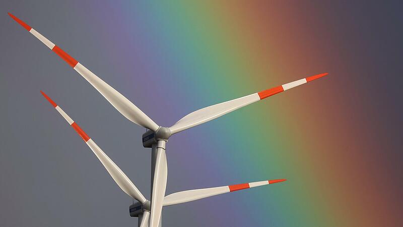 Freie W&auml;hler-Chef Aiwanger setzt hier auf den massiven Ausbau der Windkraft, lehnt eine Solarpflicht etwa f&uuml;r private Neubauten aber kategorisch ab.