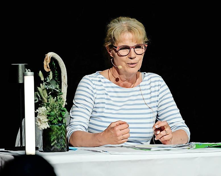 Nele Neuhaus liest aus ihrem neuen Kriminalroman &bdquo;Monster&ldquo;.