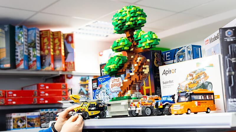 Spielwaren in einem Geschäft Spielwaren in einem Geschäft