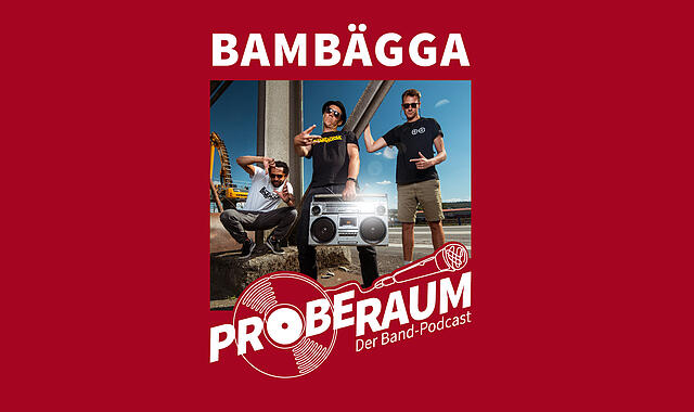 Jonas Ochs, David Ochs und "Cony MC" sind zusammen Bamb&auml;gga. Im Podcast spricht Frontmann Jonas Ochs &uuml;ber die Macht der Worte und die Musik, die ihn inspiriert.