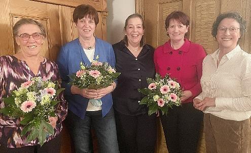 Ehrungen bei der Frauen-Union (von links) Theresia Turner (30 J.ahre), Hiltrud Kiesel (30 Jahre), Nikola Renner (FU-Bezirksvorsitzende), Waltraud Jüngst (30 Jahre) und Dr. Gudrun Heil-Franke (Ortsvorsitzende). Ehrungen bei der Frauen-Union (von links) Theresia Turner (30 J.ahre), Hiltrud Kiesel (30 Jahre), Nikola Renner (FU-Bezirksvorsitzende), Waltraud Jüngst (30 Jahre) und Dr. Gudrun Heil-Franke (Ortsvorsitzende).