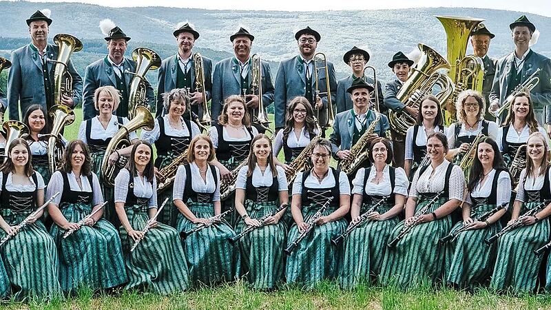 Unser Foto zeigt die Musikanten des Musikvereins Stangenroth. Unser Foto zeigt die Musikanten des Musikvereins Stangenroth.